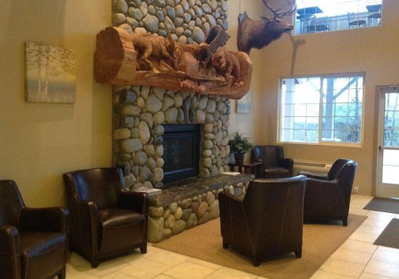 فندق Grand View Inn & Suites