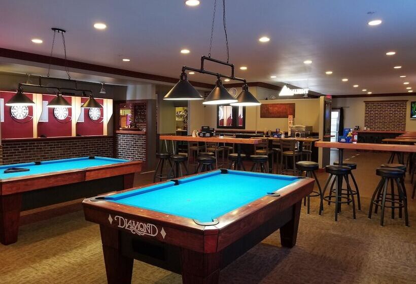 فندق Grand View Inn & Suites