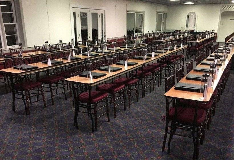 فندق Green Park Inn