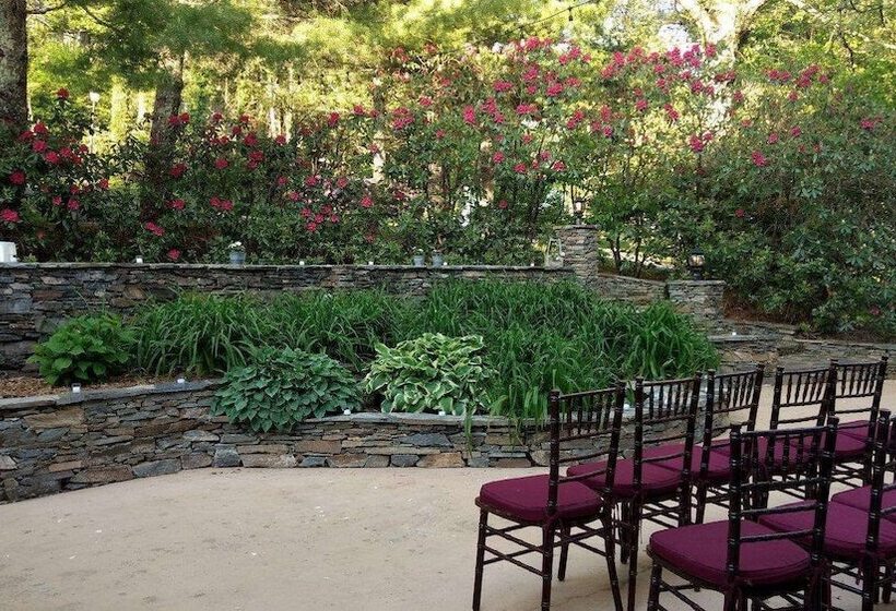 فندق Green Park Inn