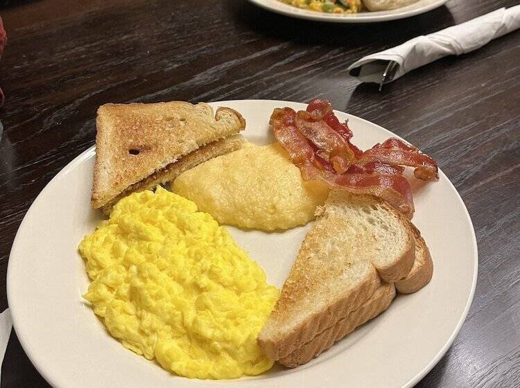 فندق Green Park Inn