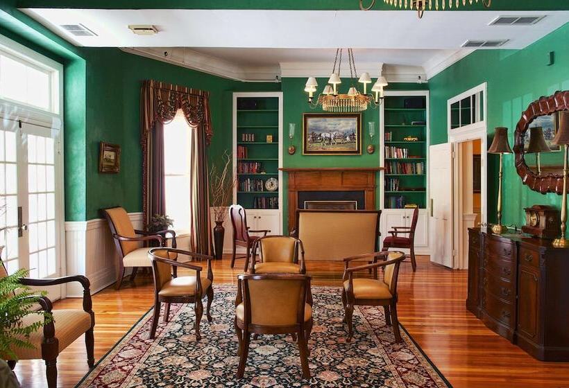 فندق Green Park Inn