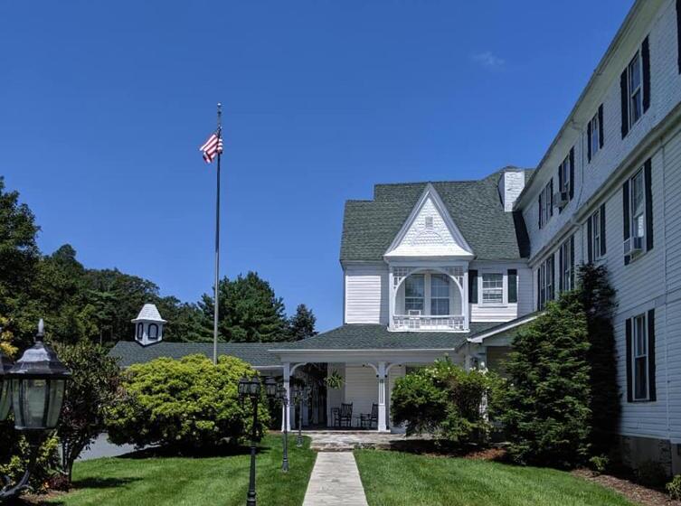 فندق Green Park Inn