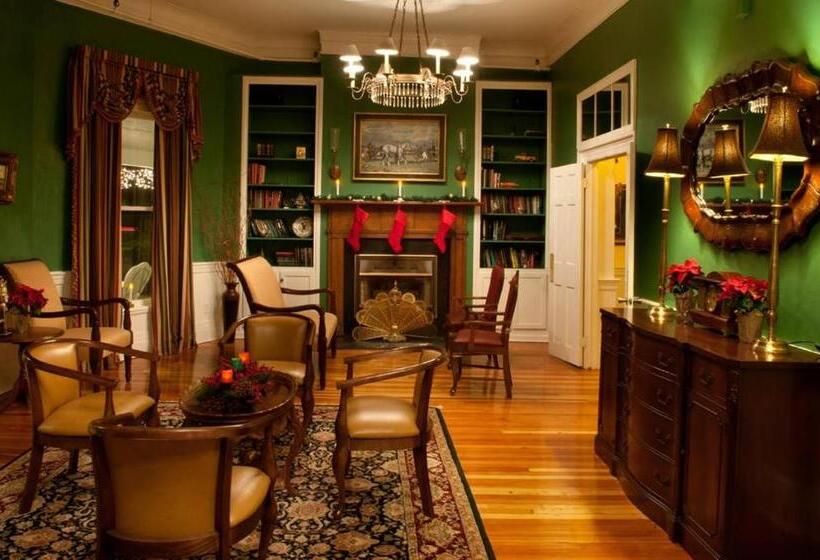 فندق Green Park Inn