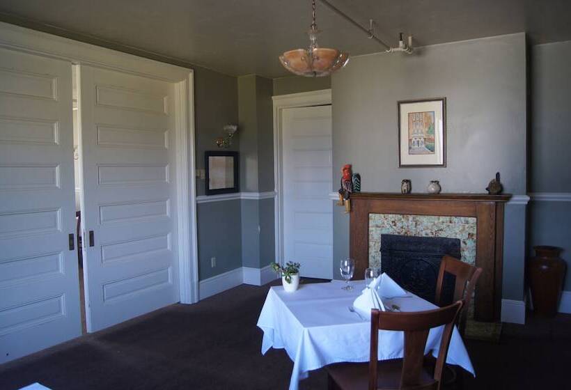 فندق Halsingland