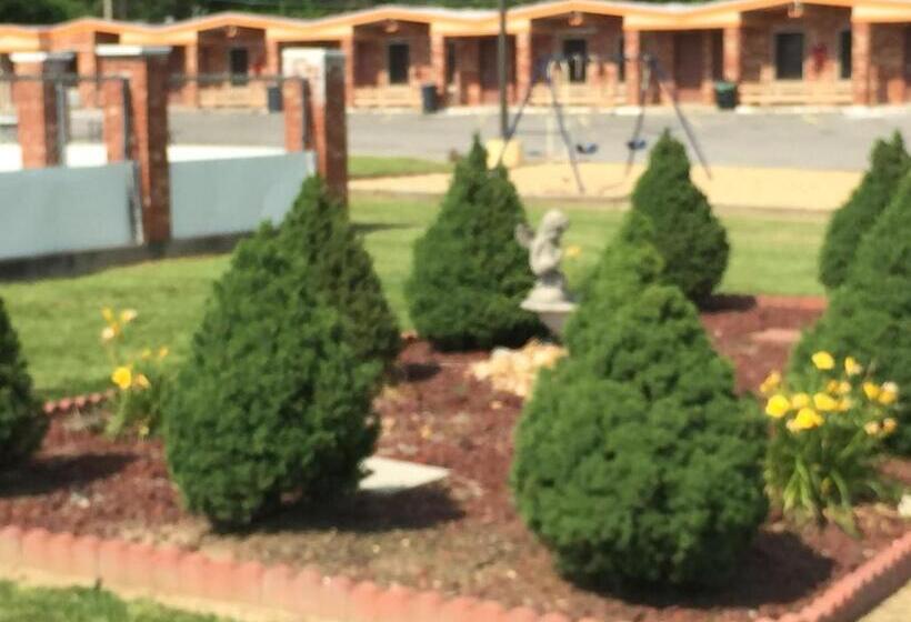 فندق Hickory House Inn