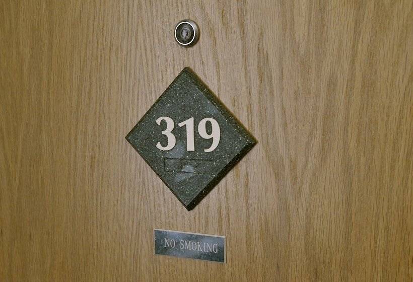 Отель Hilltop Inn By Riversage