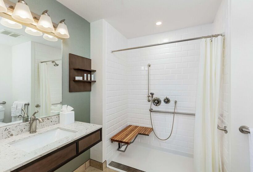 בית מלון כפרי Hilton Garden Inn Davis Downtown