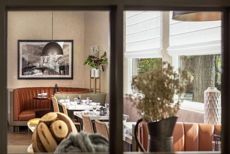 בית מלון כפרי Hilton Garden Inn Davis Downtown