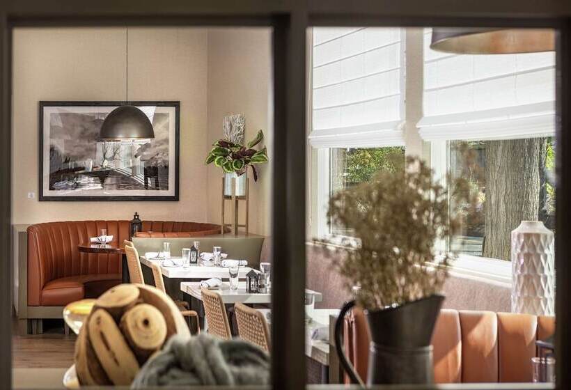 בית מלון כפרי Hilton Garden Inn Davis Downtown