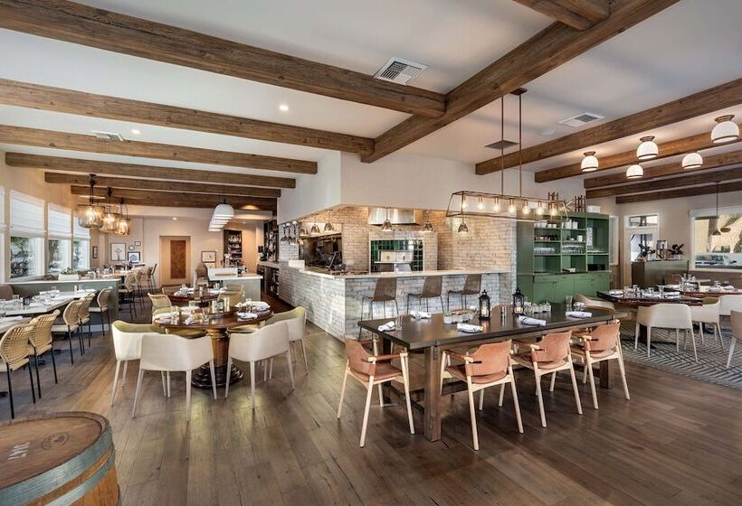 בית מלון כפרי Hilton Garden Inn Davis Downtown