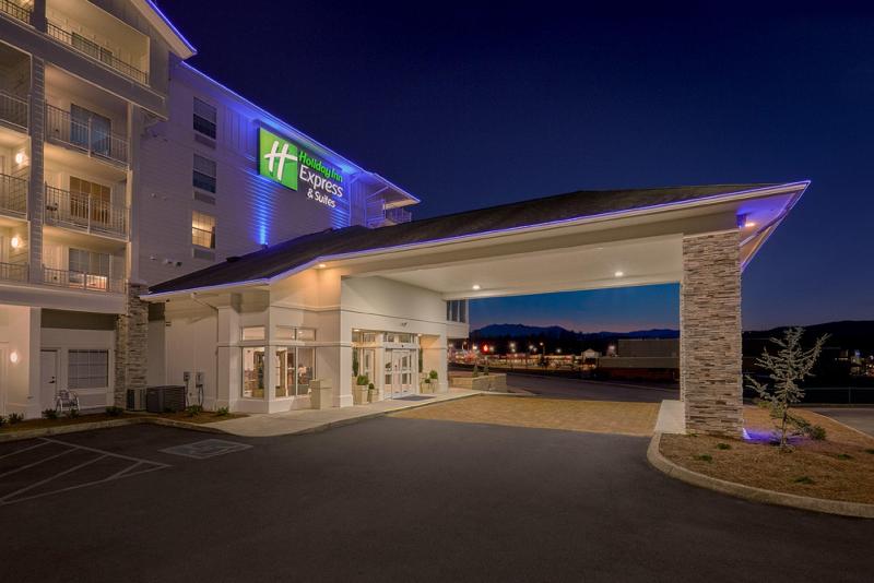 هتل Holiday Inn Express And Suites Pigeon Forge Sevierville By Ihg