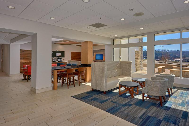 هتل Holiday Inn Express And Suites Pigeon Forge Sevierville By Ihg