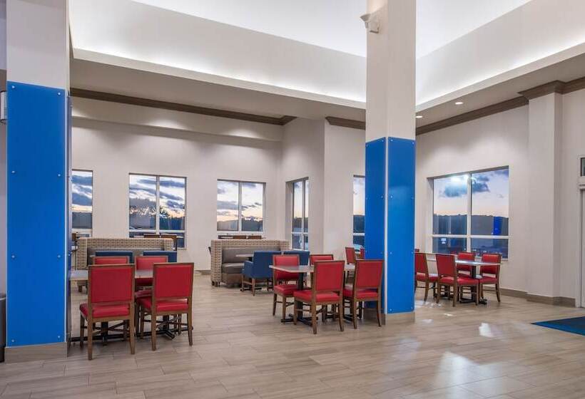 בית מלון כפרי Holiday Inn Express Mystic, An Ihg