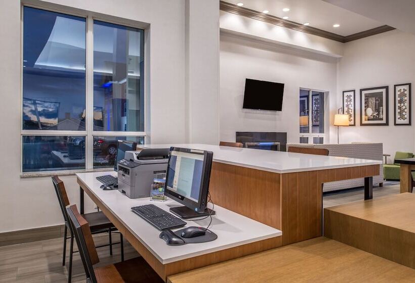 בית מלון כפרי Holiday Inn Express Mystic, An Ihg