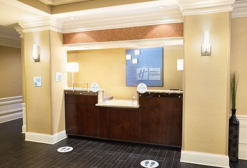فندق Holiday Inn Express & Suites Alpharetta, An Ihg