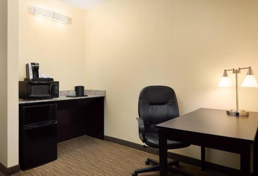 فندق Holiday Inn Express & Suites Alpharetta, An Ihg