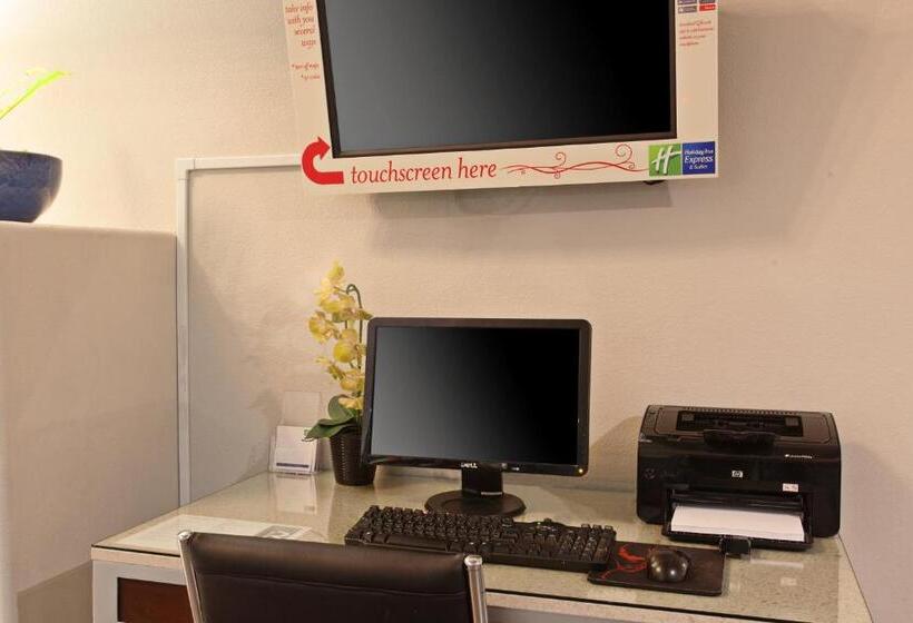 בית מלון כפרי Holiday Inn Express Temecula, An Ihg