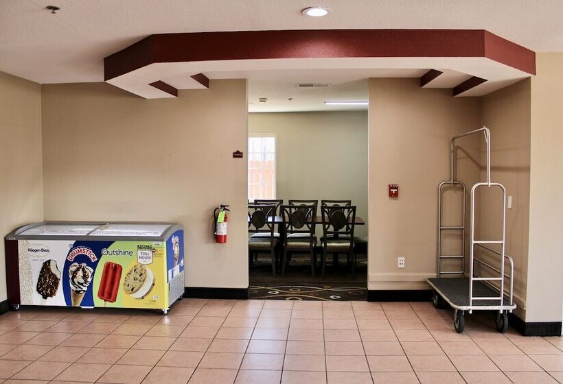 Отель Hometown Inn & Suites