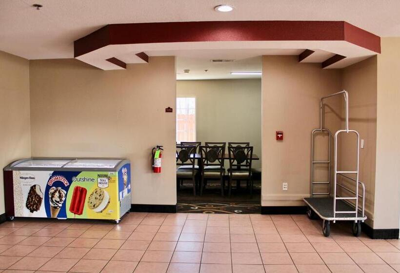 Отель Hometown Inn & Suites