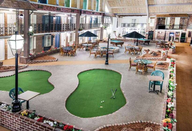 فندق Howard Johnson By Wyndham Burlington