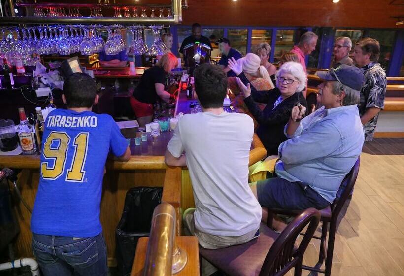 ホテル Inn At Grand Glaize