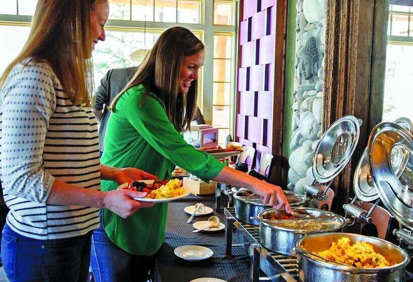 فندق Inn At Lost Creek