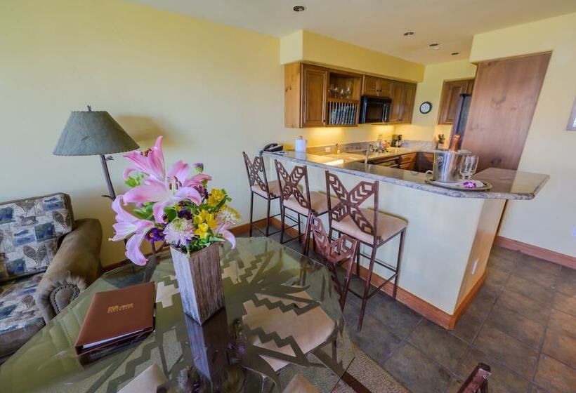 فندق Inn At Lost Creek