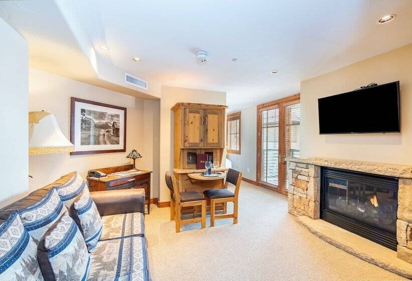 فندق Inn At Lost Creek