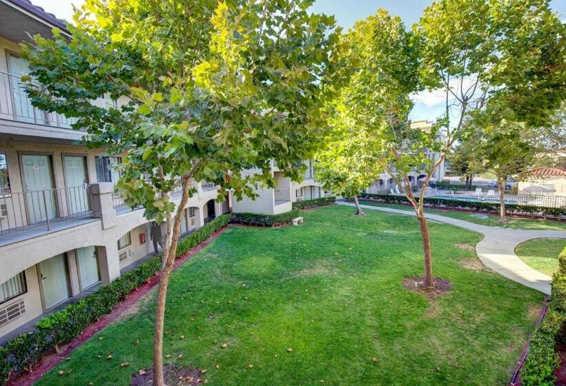 호텔 Inn At Rohnert Park