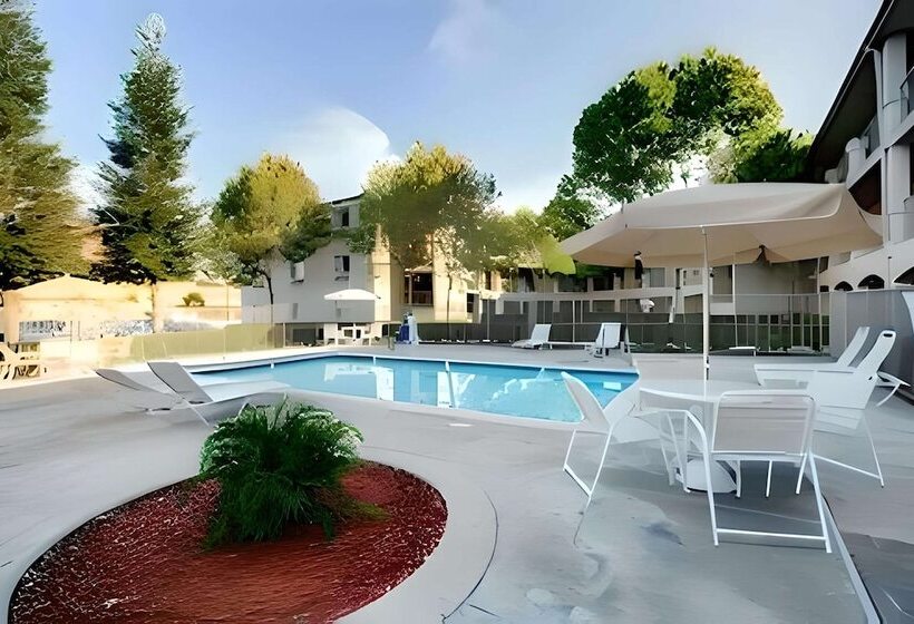 호텔 Inn At Rohnert Park