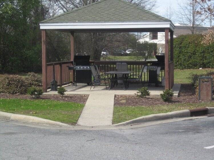 فندق Intown Suites Extended Stay Greenville Nc