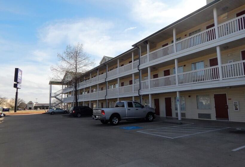 호텔 Intown Suites Extended Stay Lewisville Tx   East Corporate Drive