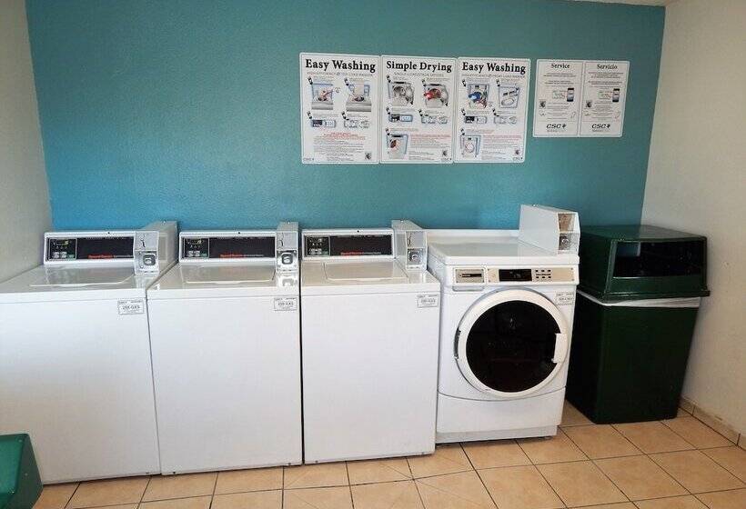 호텔 Intown Suites Extended Stay Lewisville Tx   East Corporate Drive