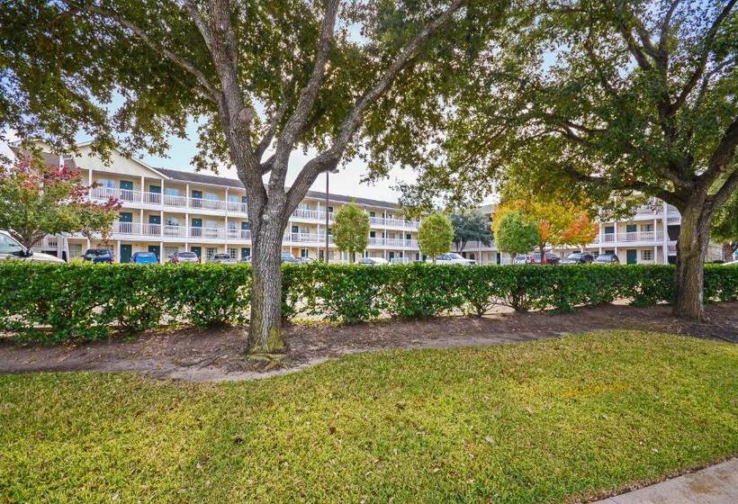 Отель Intown Suites Extended Stay Select Houston Tx   Stafford