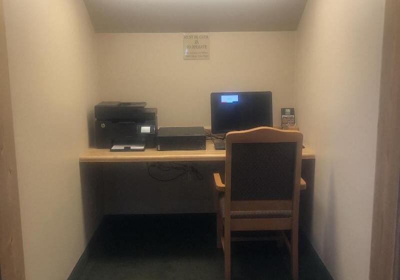 酒店 Kelly Inn And Suites Mitchell