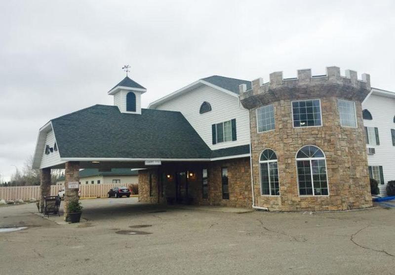 Отель Knights Inn And Suites Grand Forks