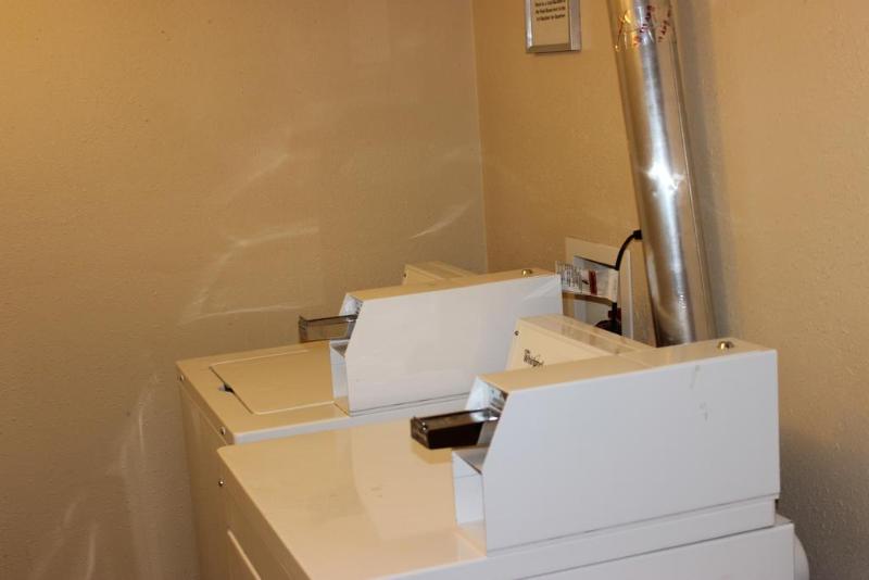 酒店 Knights Inn And Suites Grand Forks