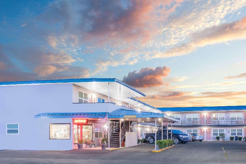 فندق Knights Inn & Suites By Sonesta Pecos