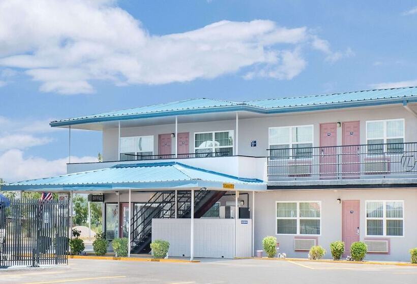 فندق Knights Inn & Suites By Sonesta Pecos