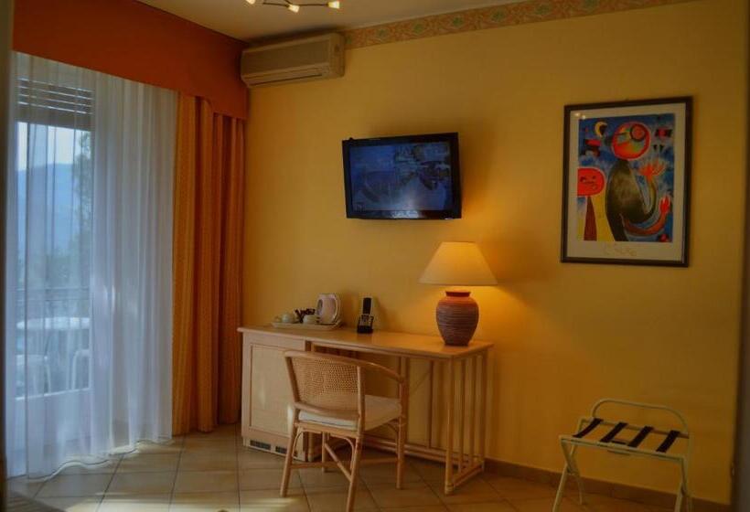 酒店 La Riserva Di Castel D Appio Charme & Relax