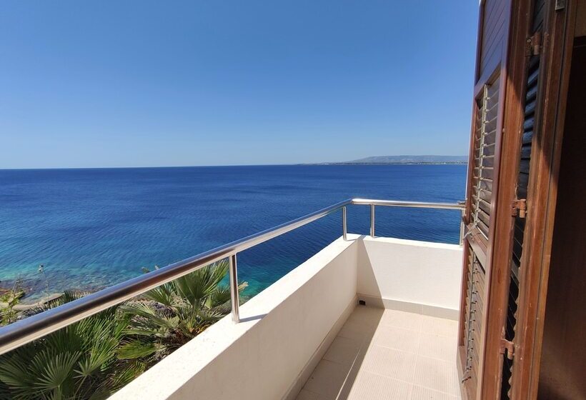 Отель La Rosa Sul Mare