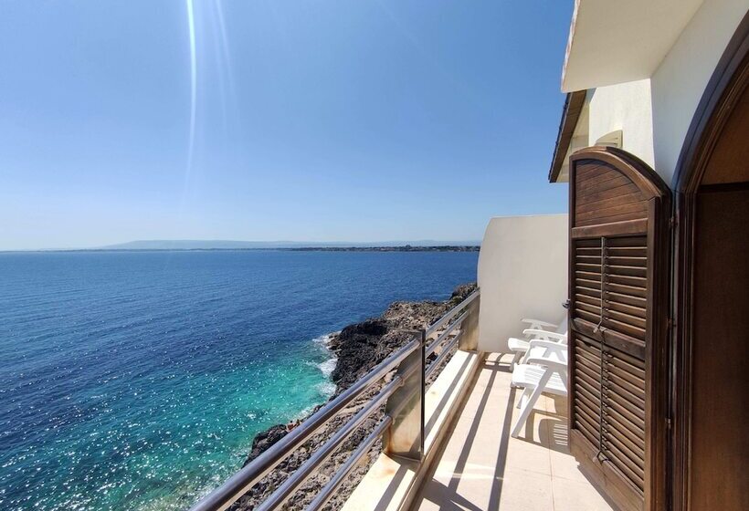 Отель La Rosa Sul Mare