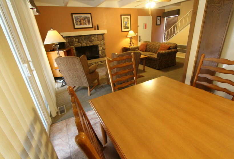 호텔 Lake Arrowhead Chalets