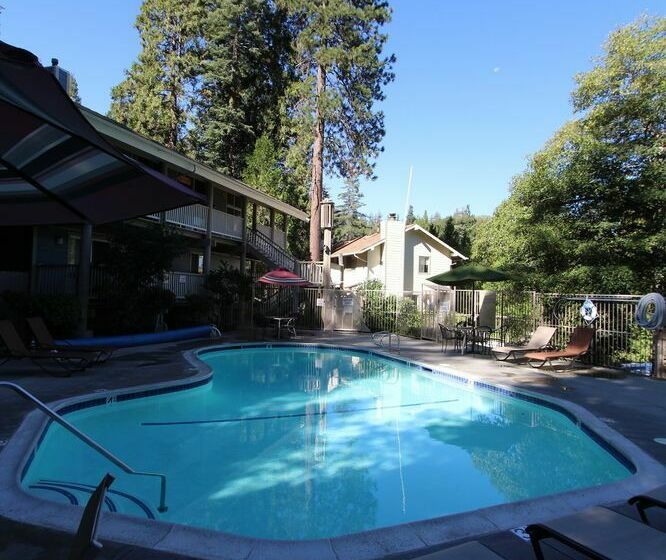 호텔 Lake Arrowhead Chalets