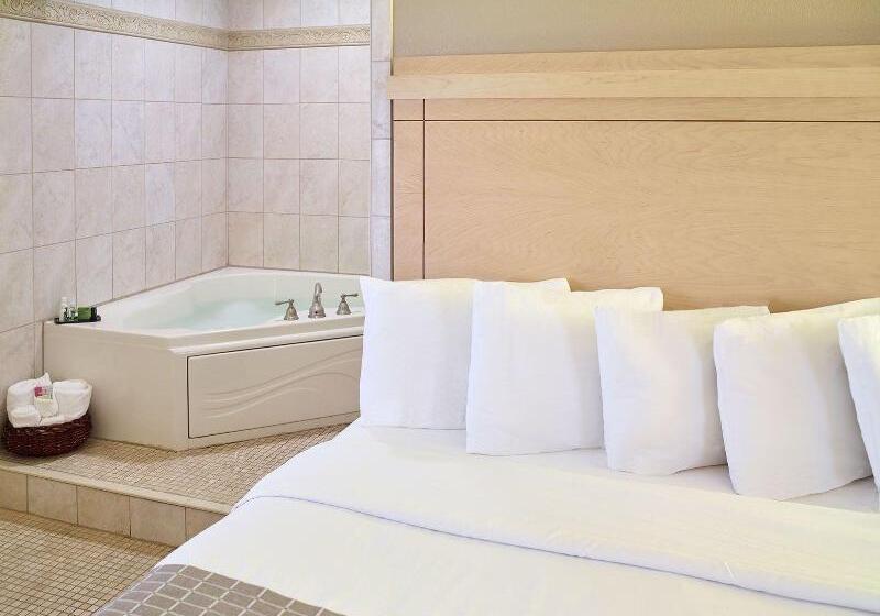 Livinn Hotel Minneapolis South / Burnsville