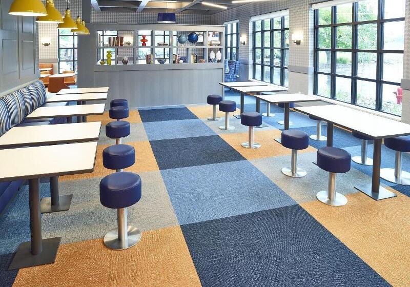 Livinn Hotel Minneapolis South / Burnsville