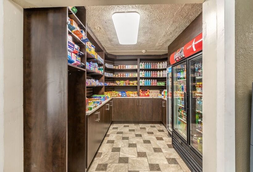 Magnuson Hotel Detroit Metro Airport