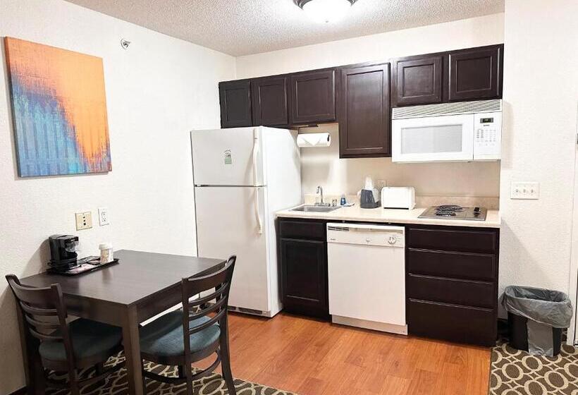 Отель Mainstay Suites Madison Airport