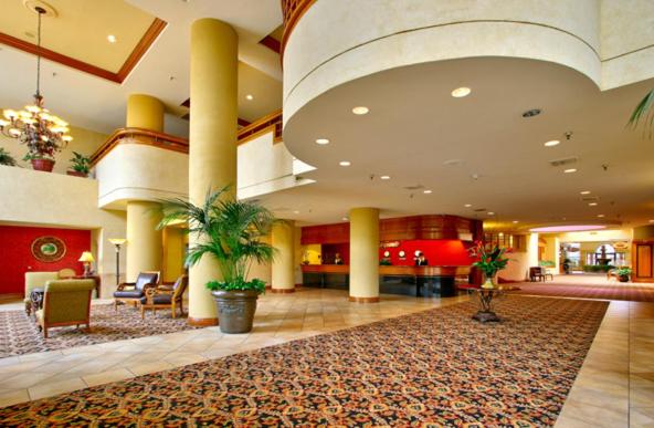 Mcm Eleganté Hotel & Conference Center